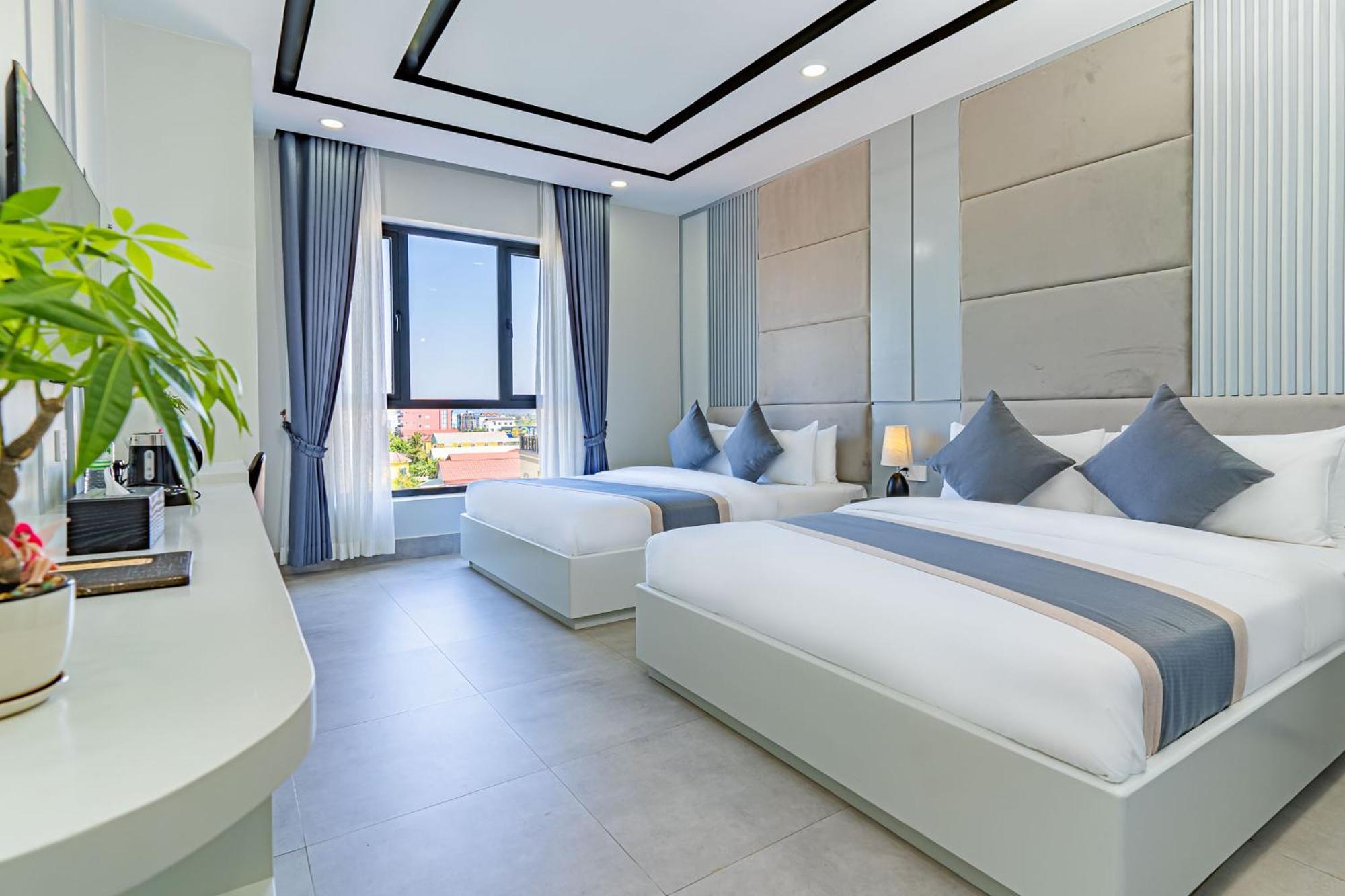 The Square Kampot Hotel Bagian luar foto