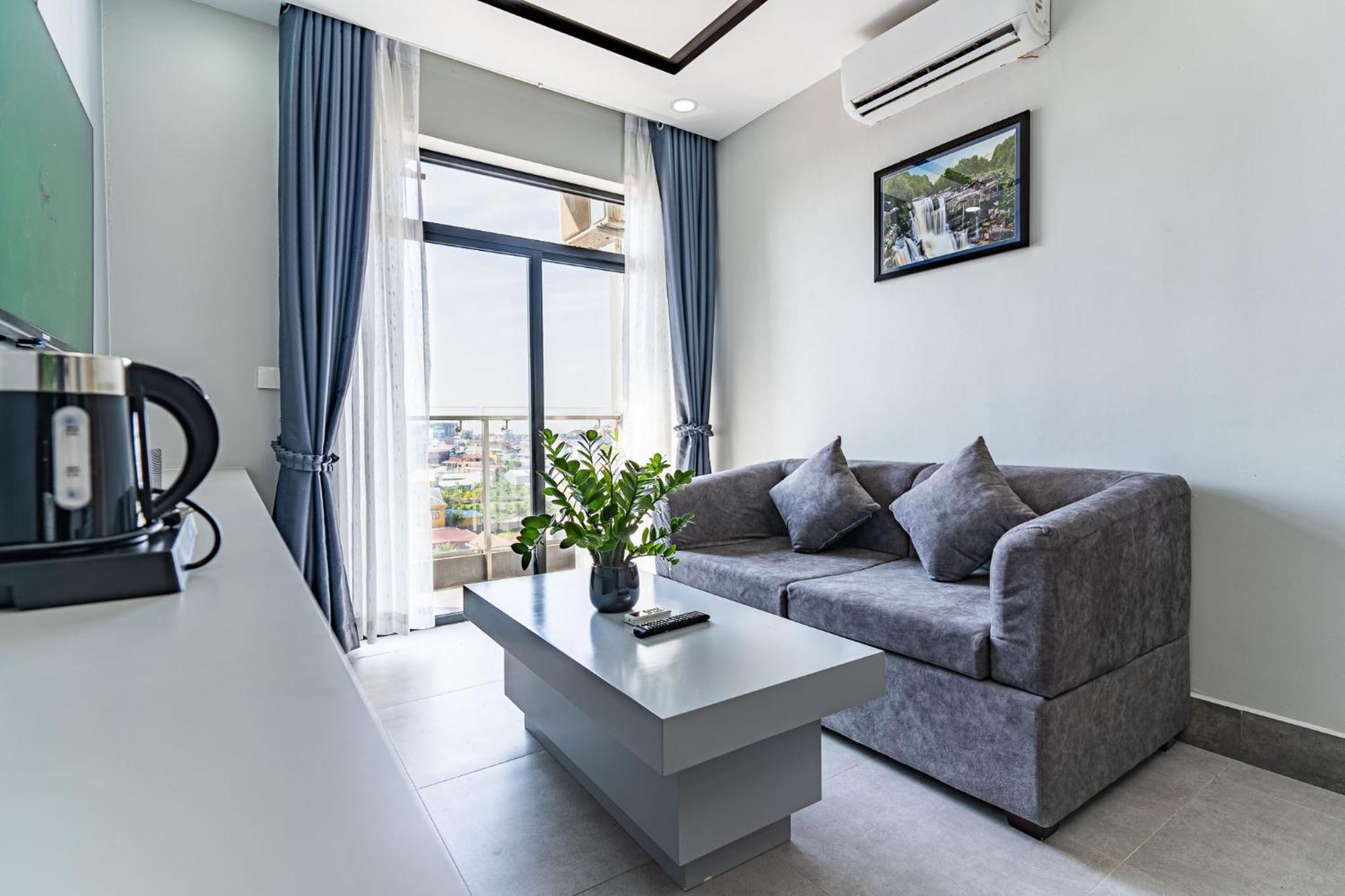 The Square Kampot Hotel Bagian luar foto